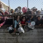 La fragilidad de los esfuerzos humanitarios: La decisiva retirada de Trump deja a millones sin apoyo en momentos críticos.