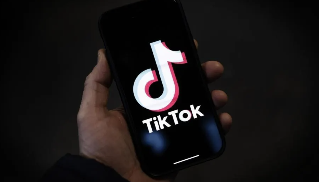 Polonia exige acción inmediata contra la oleada de propaganda rusa en TikTok después de detectar un alarmante aumento de contenido fake y manipulado.