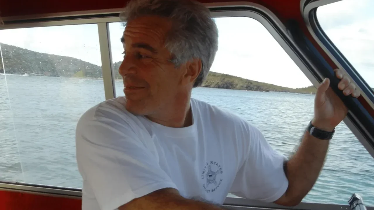 La sombra de Jeffrey Epstein: Más de un millón de documentos comprometedores siguen sin ser revelados, pese a la promesa del Departamento de Justicia de EU.