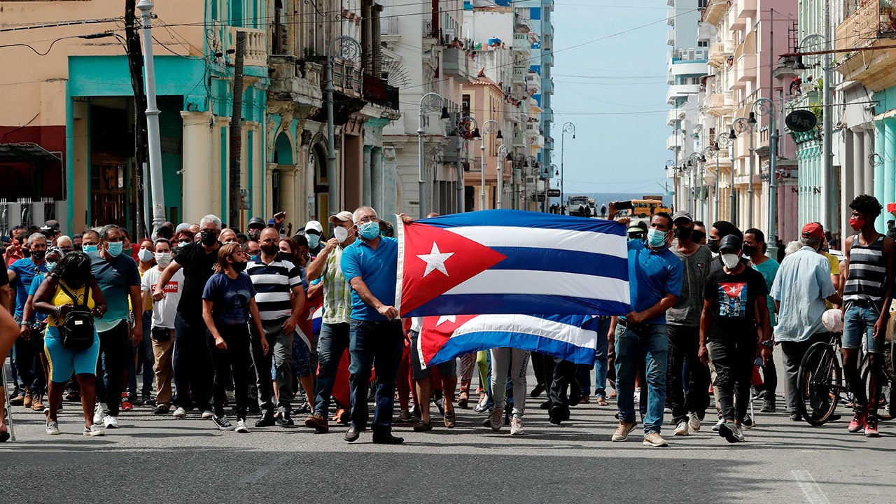 Llama la atención internacional sobre una crisis humanitaria en Cuba: más de 170 voces unidas piden justicia y libertad para los presos políticos encarcelados sin pruebas.