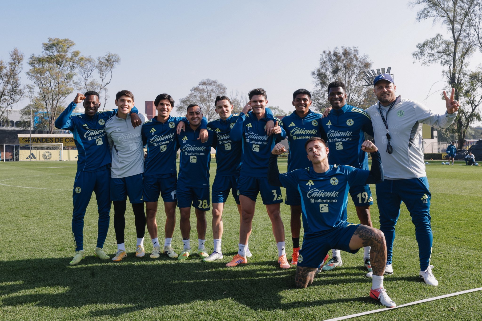 "La caída del América y sus reverberos en la Selección Nacional: un desastre sin precedentes para el fútbol mexicano"