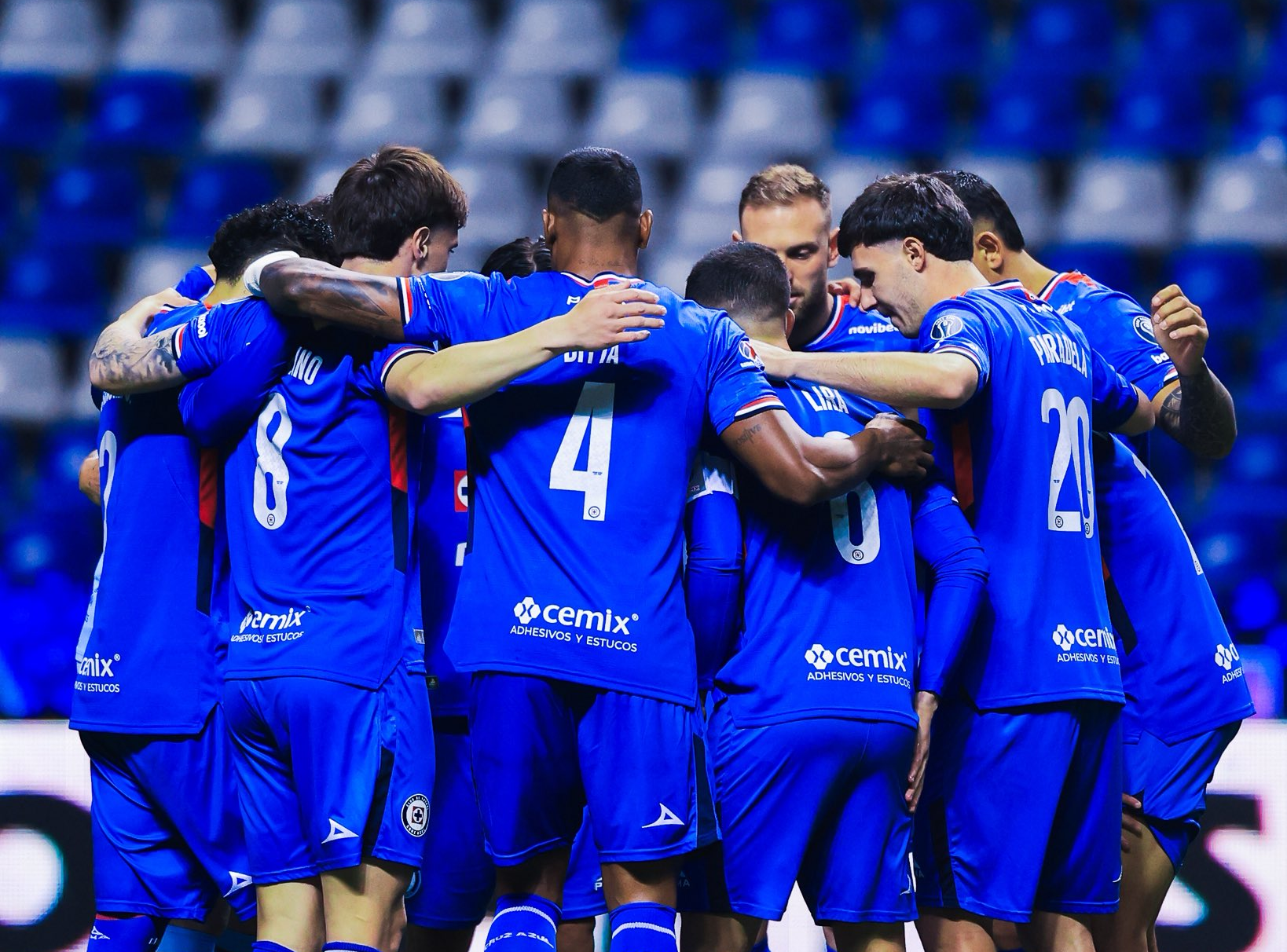 La victoria azulgrana: Cruz Azul supera a Puebla en un duelo emocionante con gol de autoría.