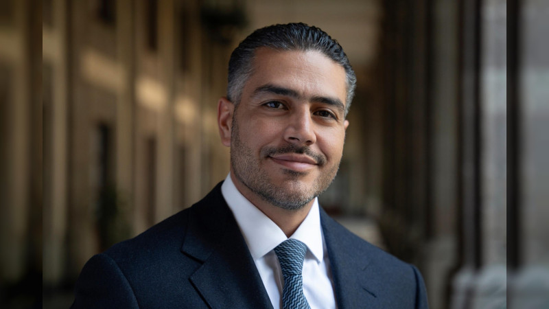 El líder de Morena Omar García Harfuch se perfilma como una figura clave en la política mexicana para el próximo decenio: ¿qué estrategias y desafíos tendrá que superar?