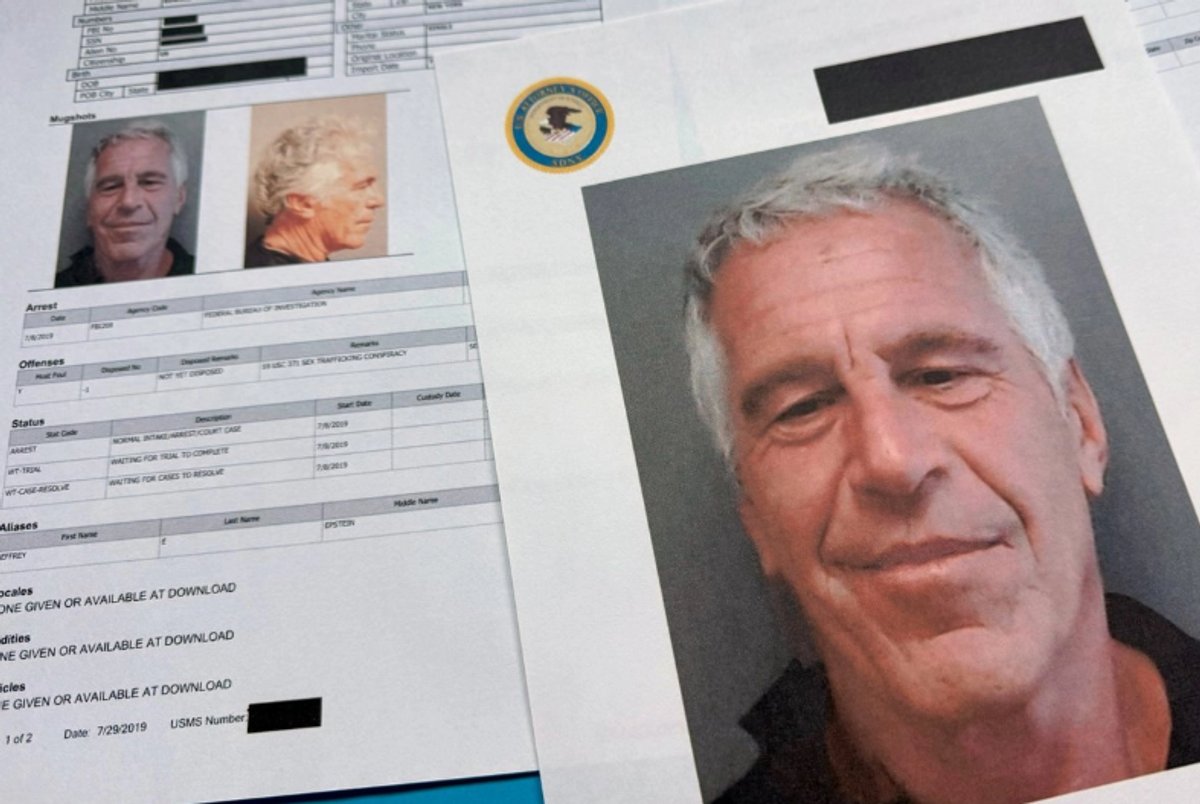 El servicio de inteligencia israelí revela que el millonario Jeffrey Epstein fue entrenado como espía por el Mossad.